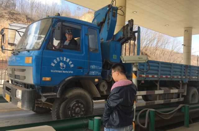 過磅校驗(yàn)現(xiàn)場(chǎng)2