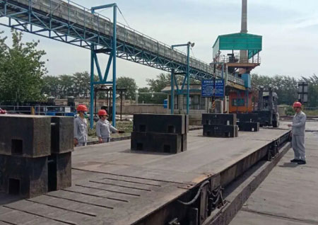 地磅校驗(yàn)現(xiàn)場